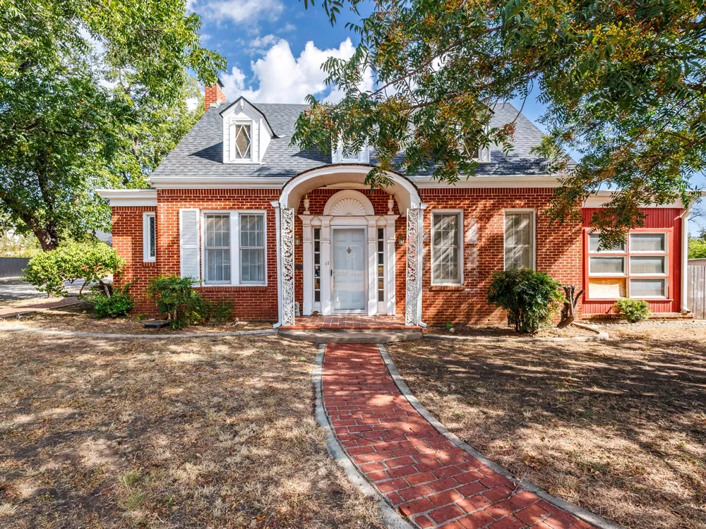 1016 W Walnut Coleman, TX 76834