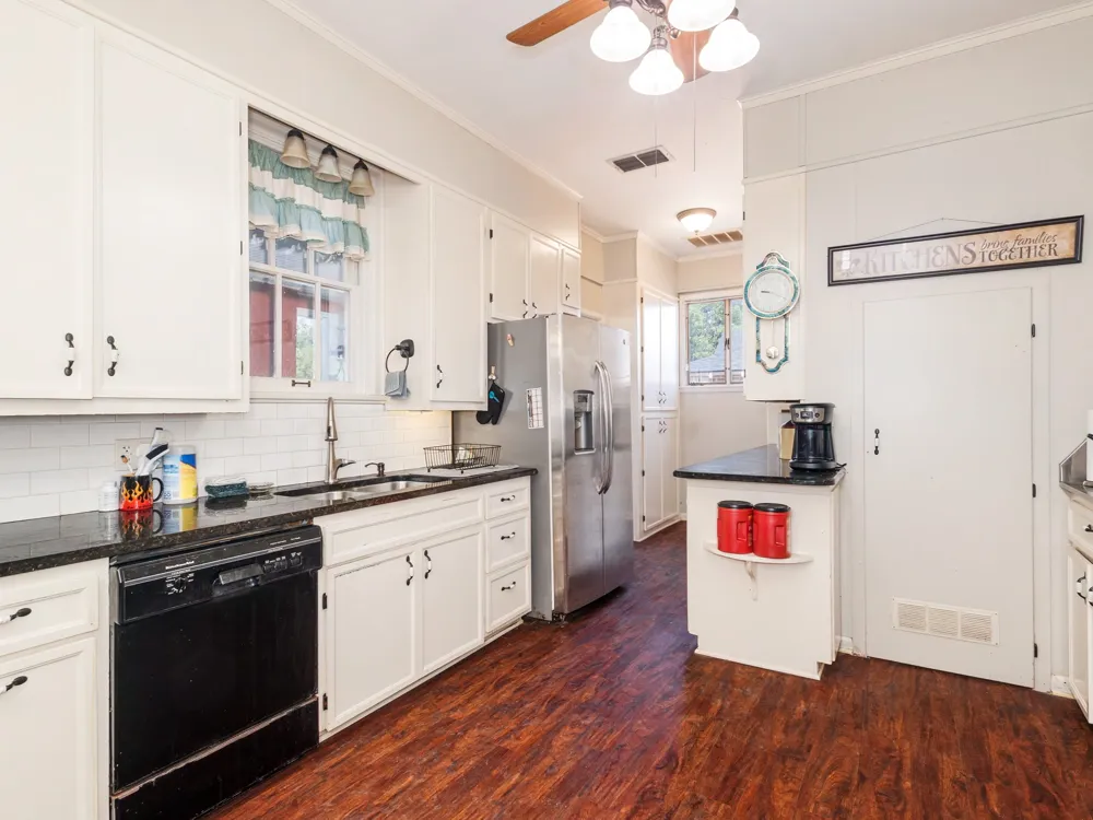1016 W Walnut Coleman, TX 76834