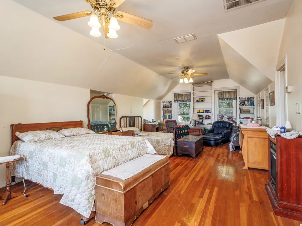 1016 W Walnut Coleman, TX 76834