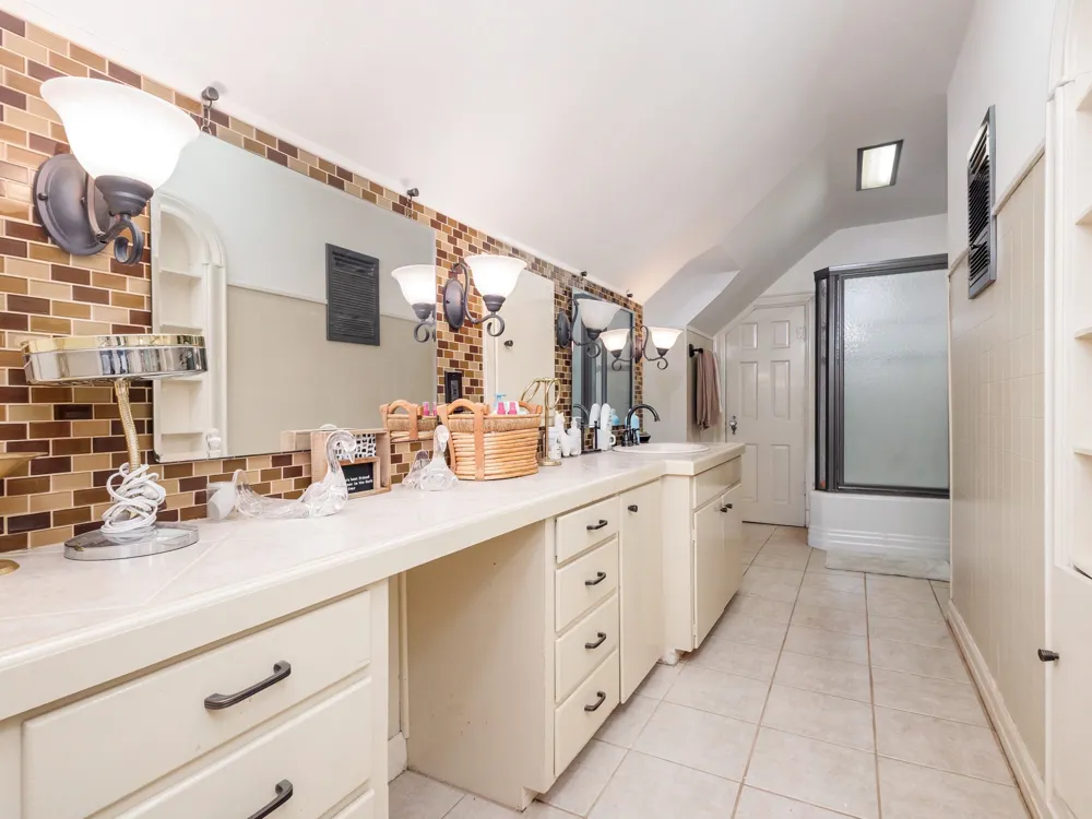 1016 W Walnut Coleman, TX 76834