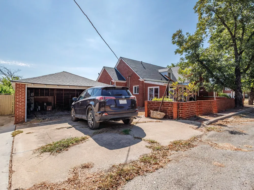 1016 W Walnut Coleman, TX 76834