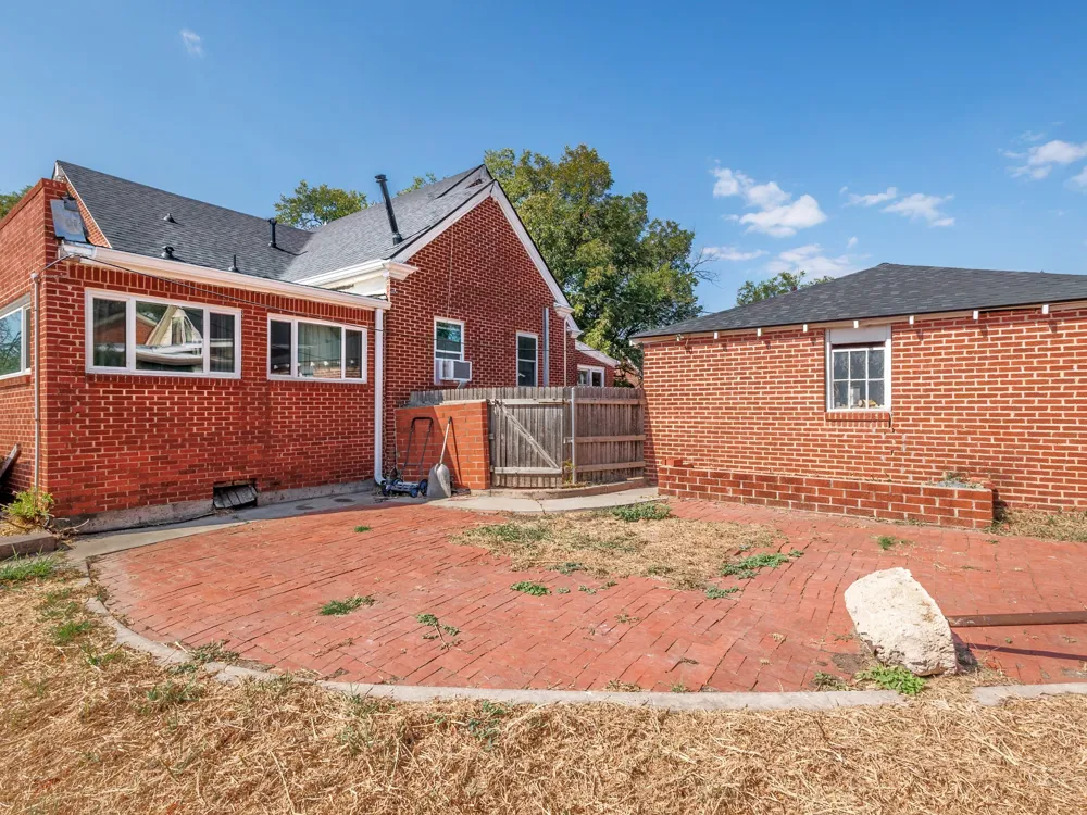 1016 W Walnut Coleman, TX 76834