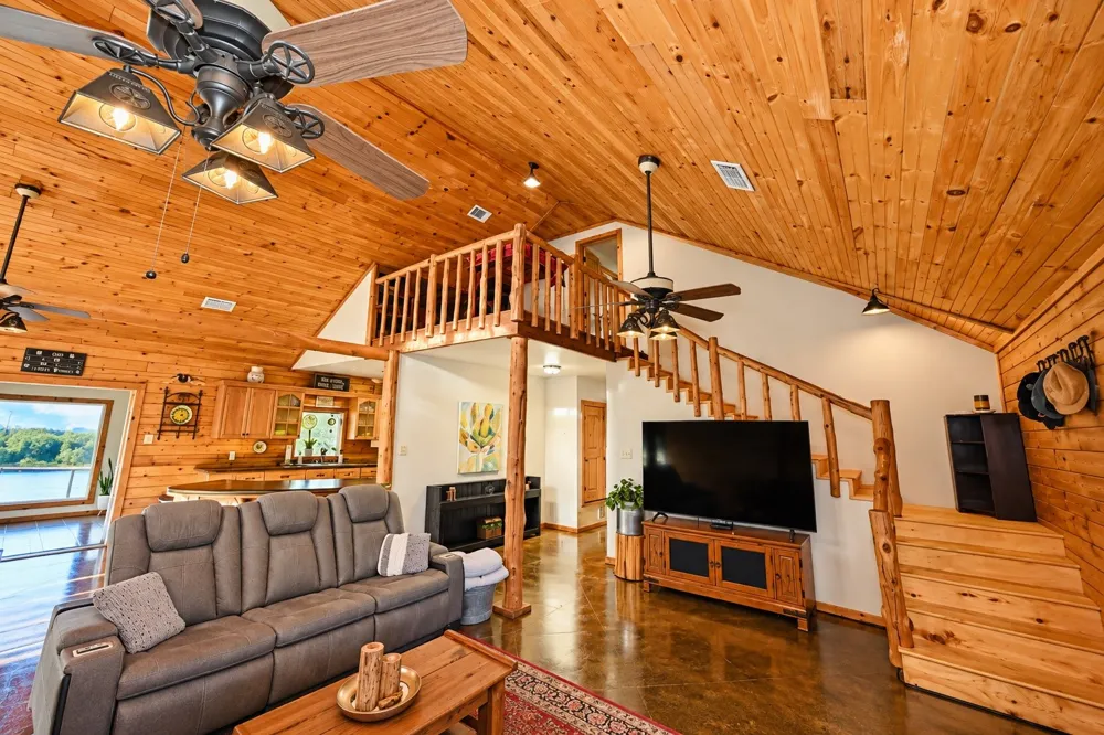 17311 Hwy 82 E Honey Grove, TX 75446