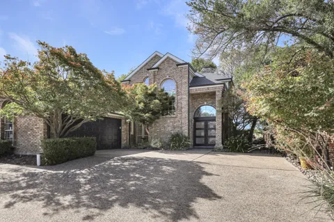2912 Bluffview Drive