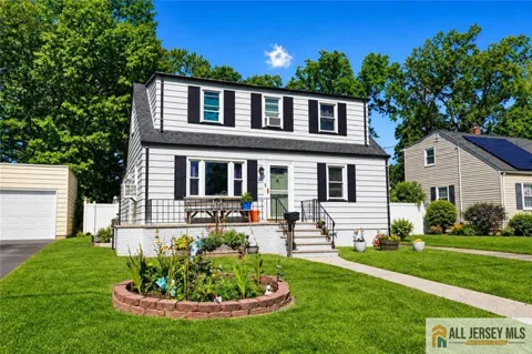 485 E Woodbridge Avenue