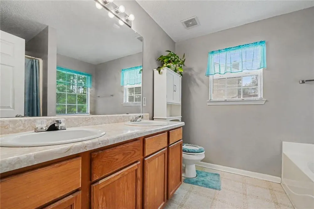 4967 Wolfcreek View College Park, GA 30349