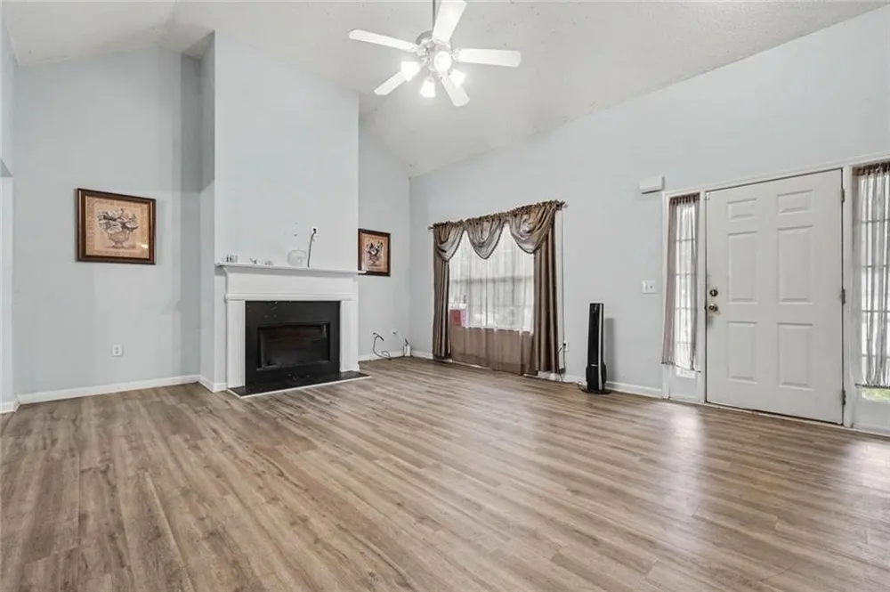 4967 Wolfcreek View College Park, GA 30349