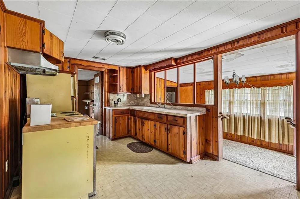 8799 Pleasant Hill Road Lithonia, GA 30058