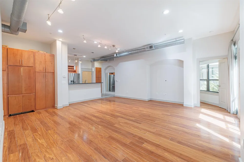 1901 Post Oak Boulevard #1219 Houston, TX 77056