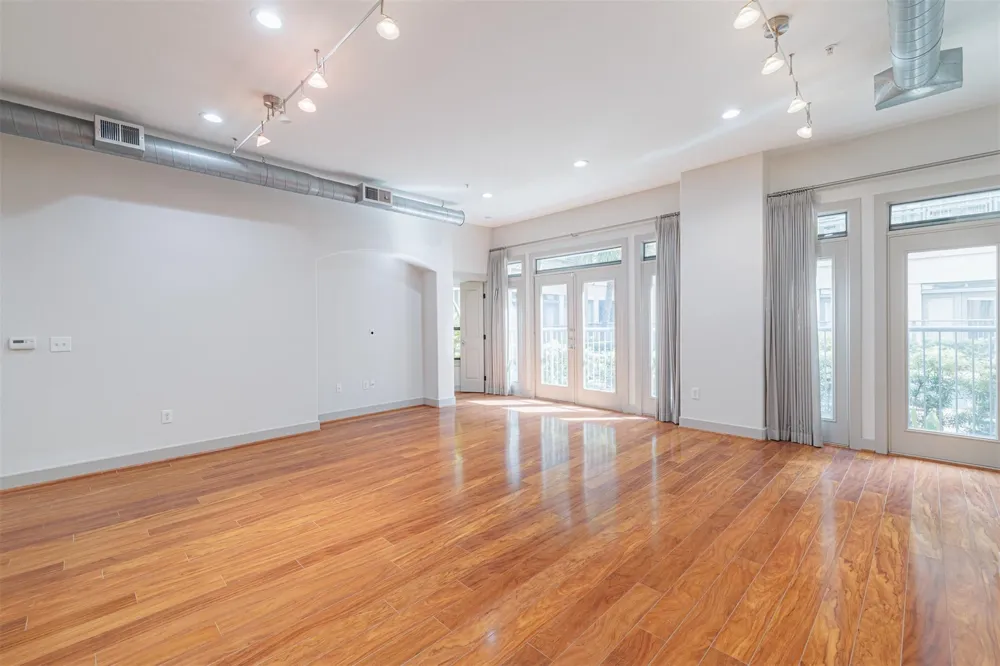 1901 Post Oak Boulevard #1219 Houston, TX 77056