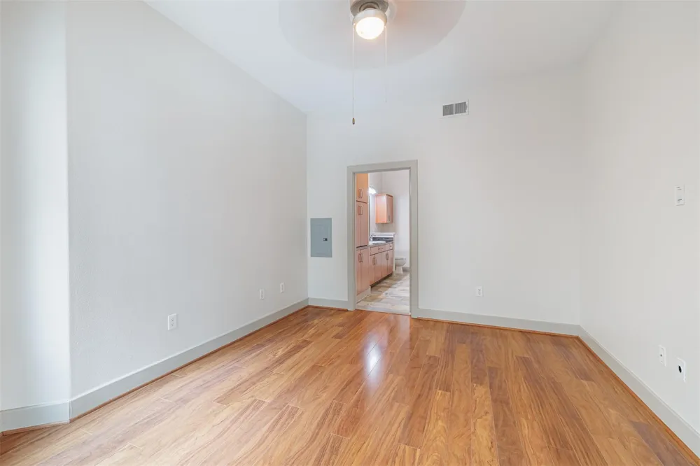 1901 Post Oak Boulevard #1219 Houston, TX 77056