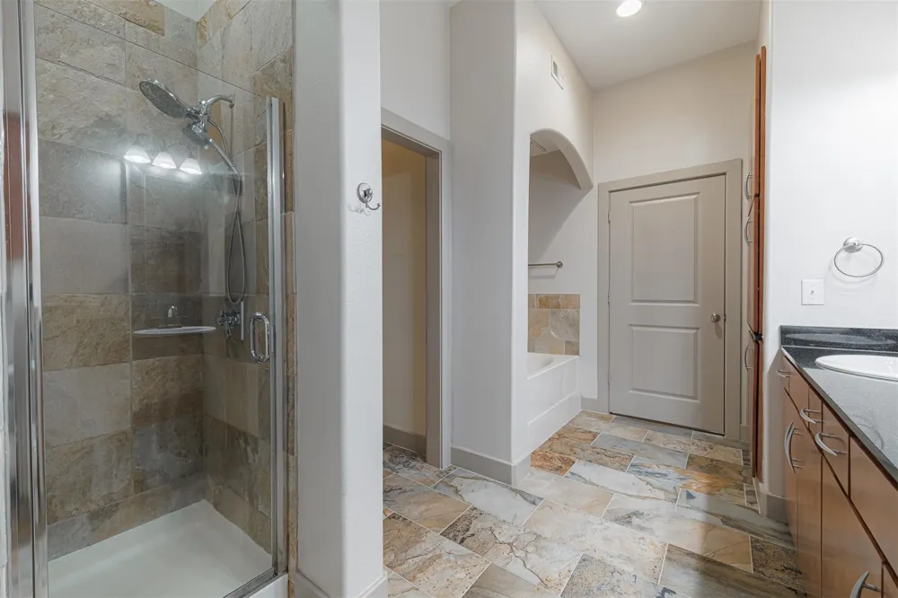 1901 Post Oak Boulevard #1219 Houston, TX 77056