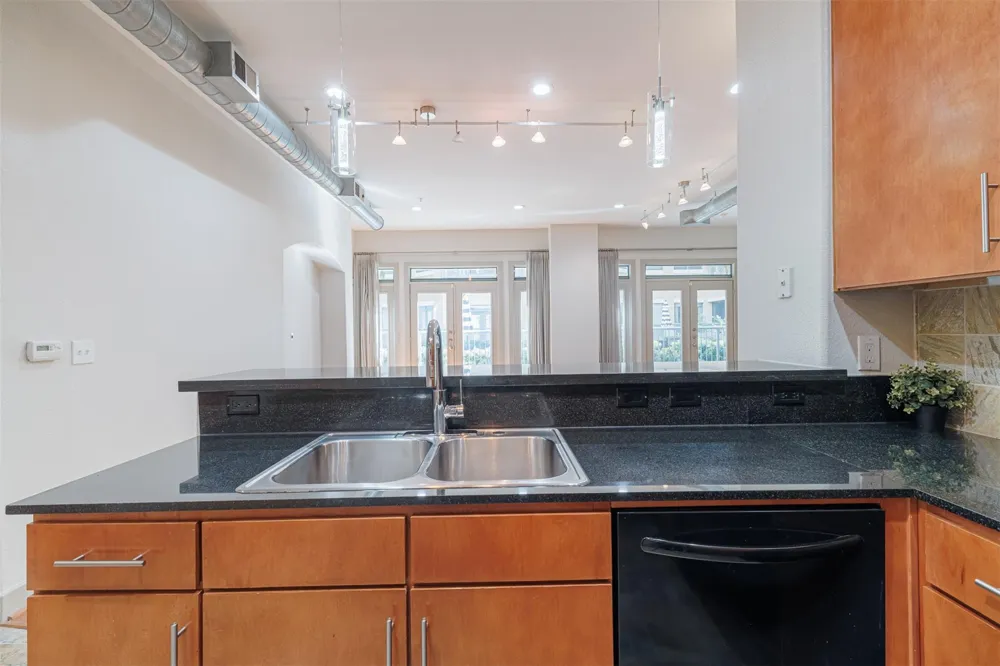 1901 Post Oak Boulevard #1219 Houston, TX 77056