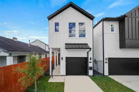 124 E 32nd Street