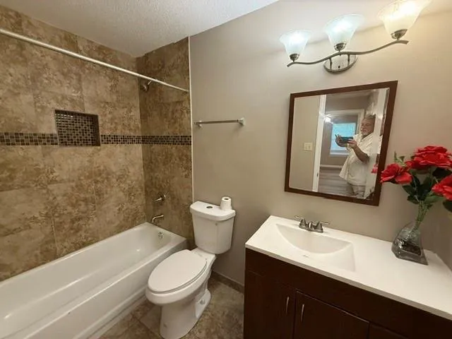 9700 Leawood Boulevard #1704 Houston, TX 77099