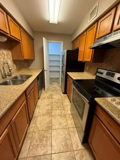 9700 Leawood Boulevard #1704 Houston, TX 77099