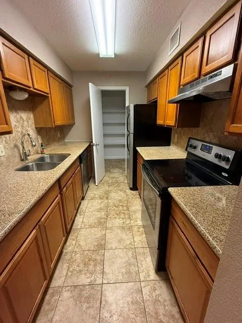 9700 Leawood Boulevard #1704 Houston, TX 77099