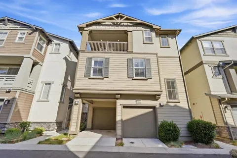 9009 Whitesurf Way