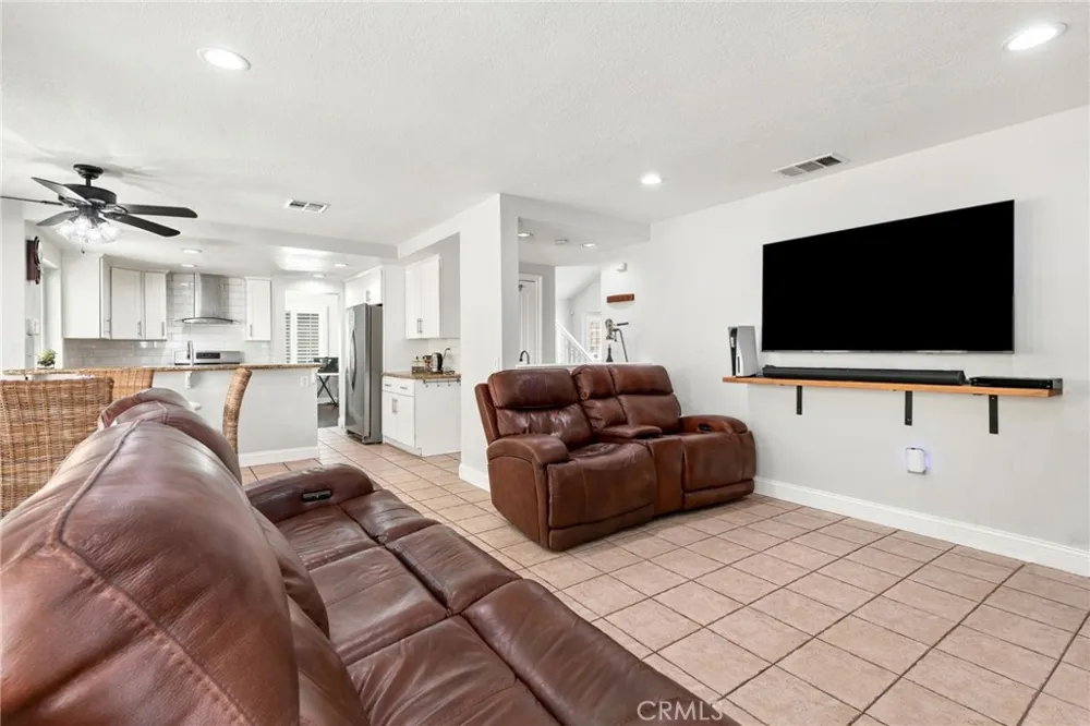 1251 Oakcrest Circle Corona, CA 92882