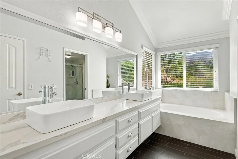 1251 Oakcrest Circle Corona, CA 92882