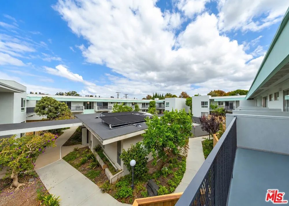 3166 S Sepulveda Boulevard #6 Los Angeles, CA 90034