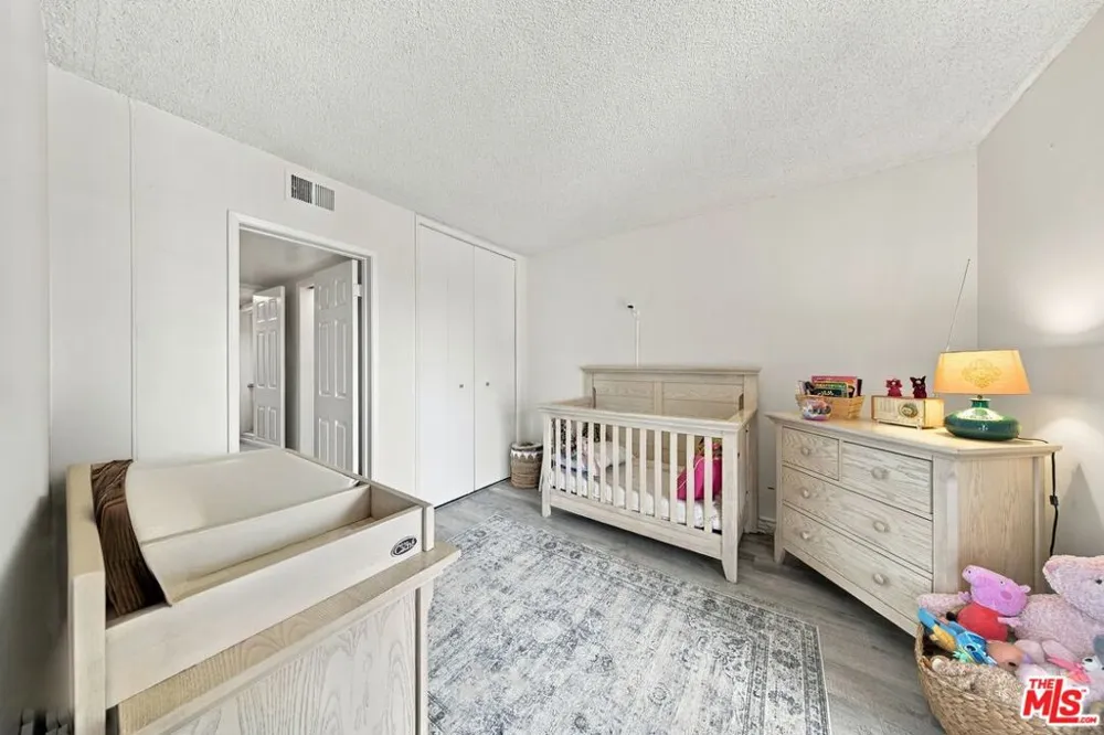 3166 S Sepulveda Boulevard #6 Los Angeles, CA 90034