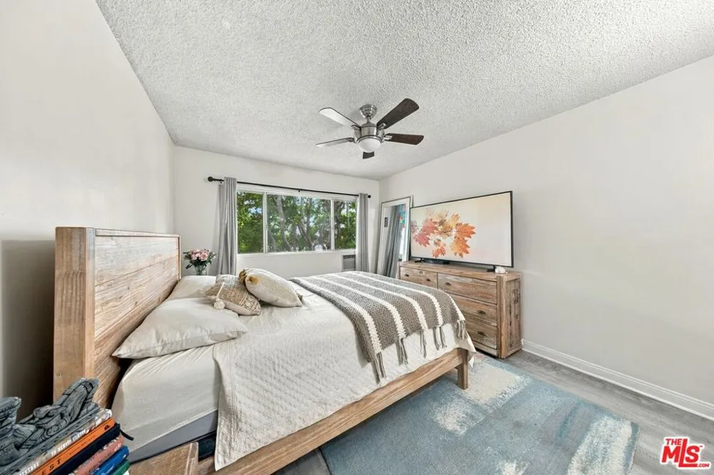3166 S Sepulveda Boulevard #6 Los Angeles, CA 90034