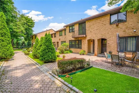 11 Jackson Avenue #27