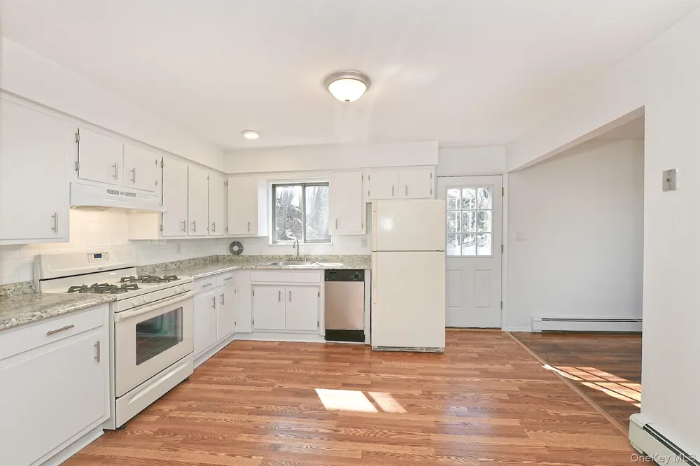 8 Harbor Hill Road #2nd Floor Glen Cove, NY 11542