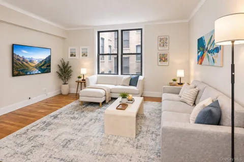 61 Oliver Street #2V