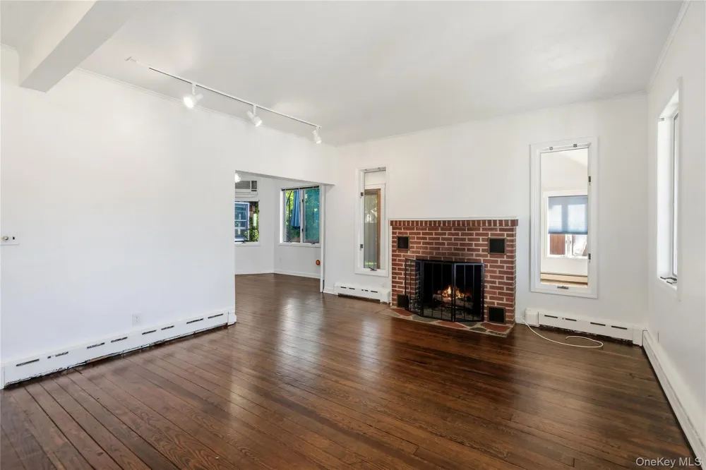 120 S High Street Lindenhurst, NY 11757