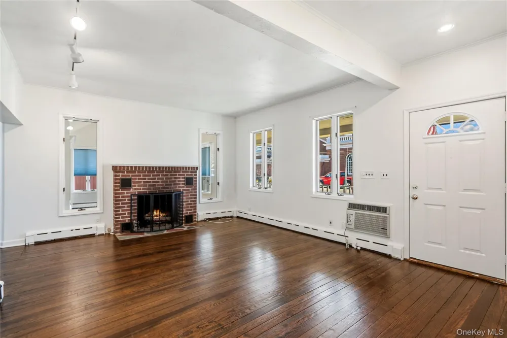 120 S High Street Lindenhurst, NY 11757