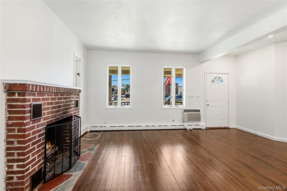 120 S High Street Lindenhurst, NY 11757