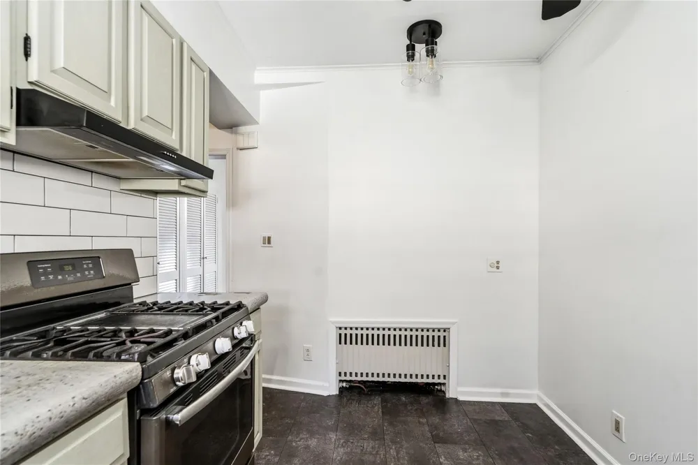 120 S High Street Lindenhurst, NY 11757
