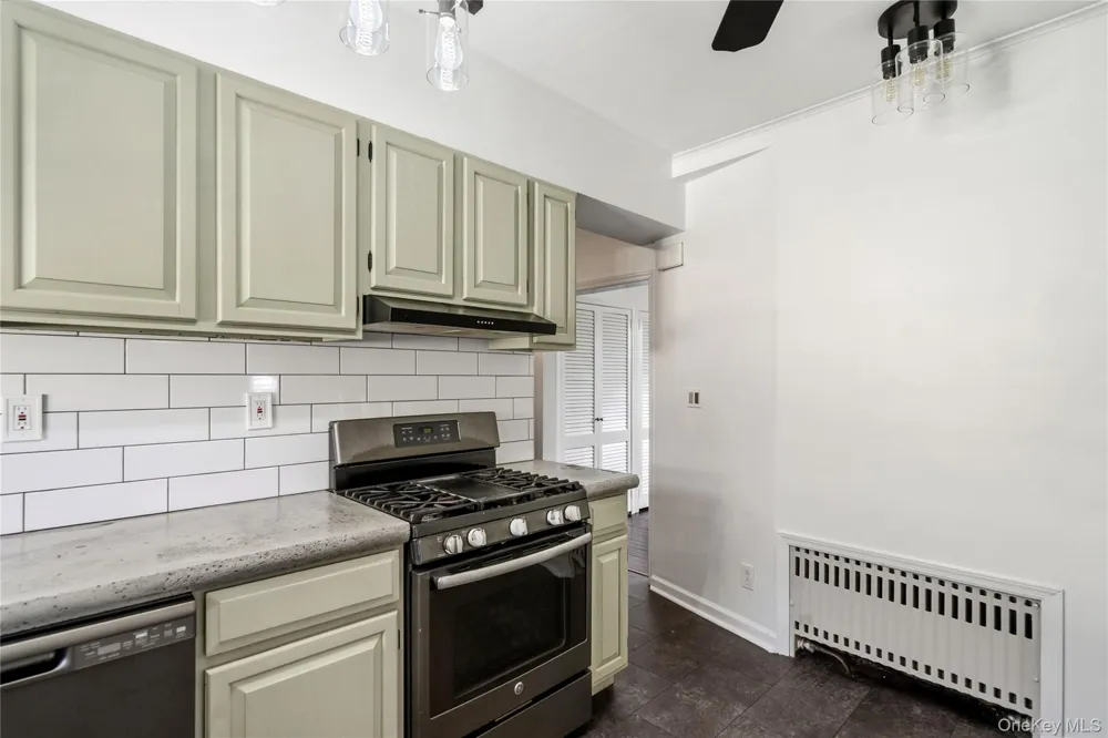 120 S High Street Lindenhurst, NY 11757