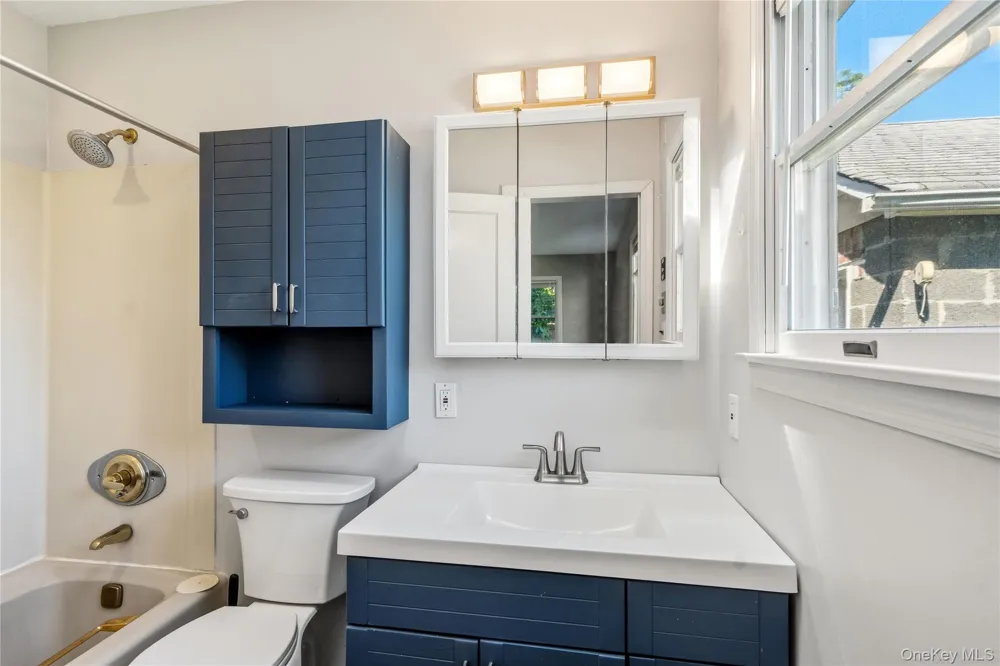 120 S High Street Lindenhurst, NY 11757