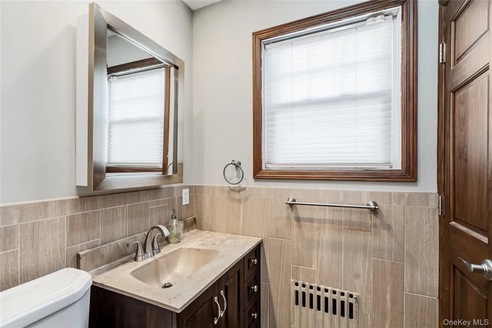 120 S High Street Lindenhurst, NY 11757