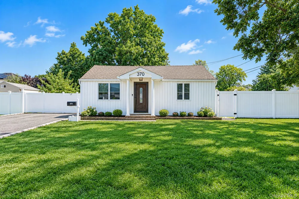 370 Grand Boulevard Deer Park, NY 11729
