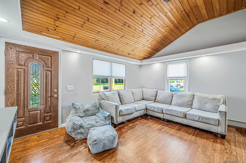 370 Grand Boulevard Deer Park, NY 11729