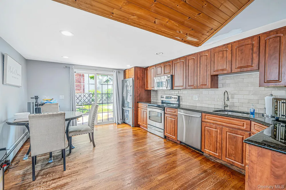 370 Grand Boulevard Deer Park, NY 11729
