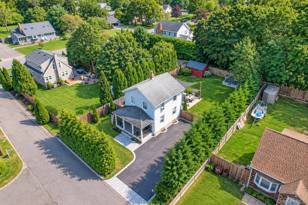9 Jennings Avenue Center Moriches, NY 11934