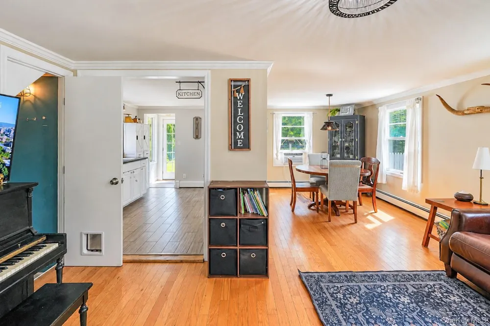 9 Jennings Avenue Center Moriches, NY 11934