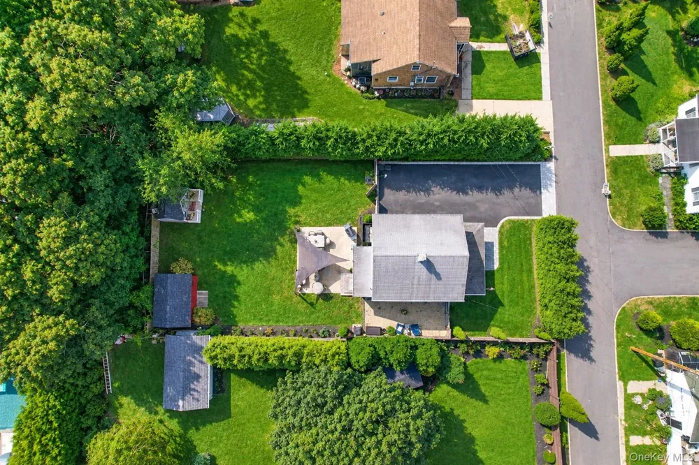 9 Jennings Avenue Center Moriches, NY 11934