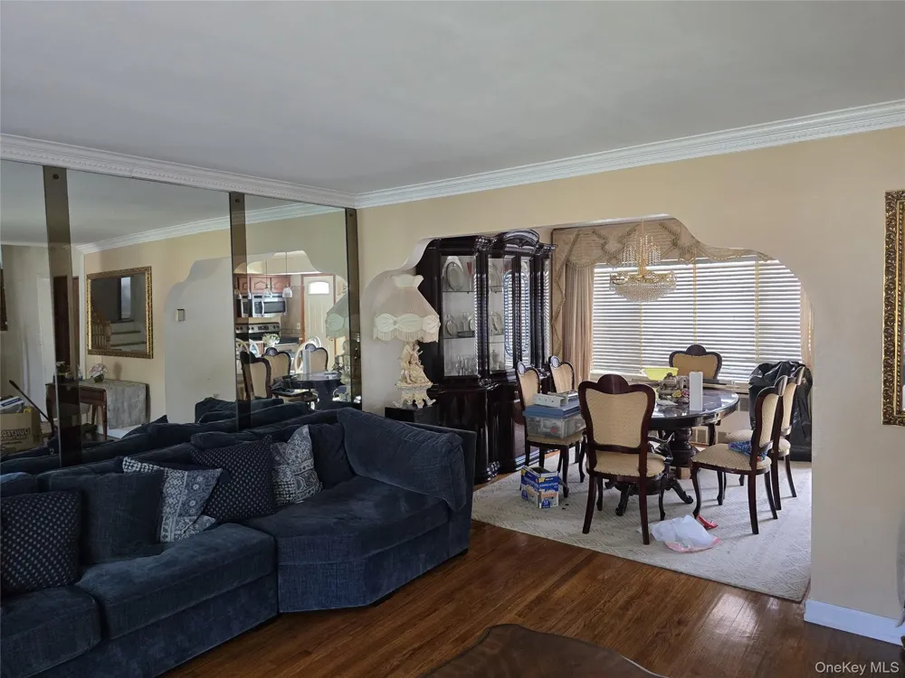 950 Linkwood Drive Baldwin, NY 11510