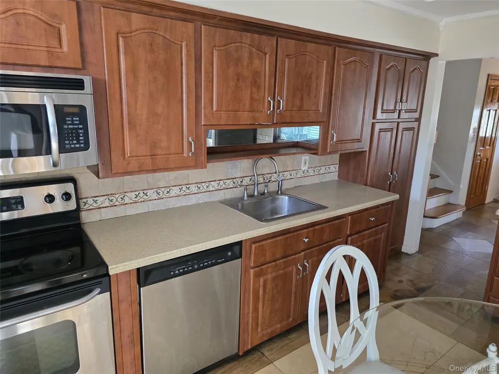 950 Linkwood Drive Baldwin, NY 11510