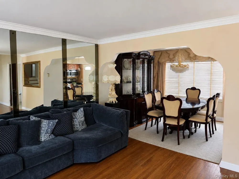 950 Linkwood Drive Baldwin, NY 11510