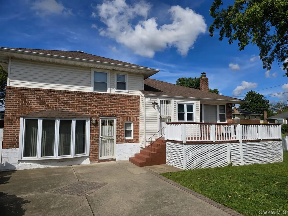 950 Linkwood Drive Baldwin, NY 11510