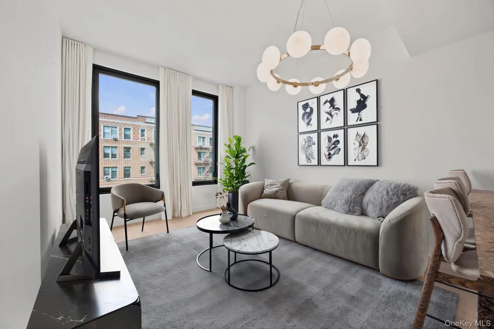 21-21 31st Street #4J Astoria, NY 11105