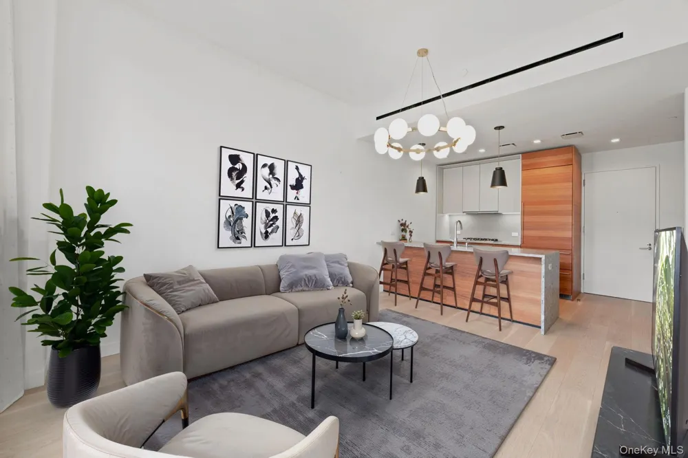 21-21 31st Street #4J Astoria, NY 11105