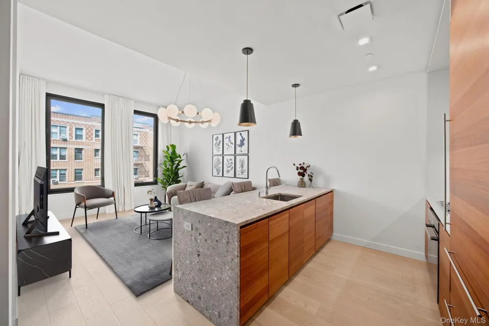 21-21 31st Street #4J Astoria, NY 11105
